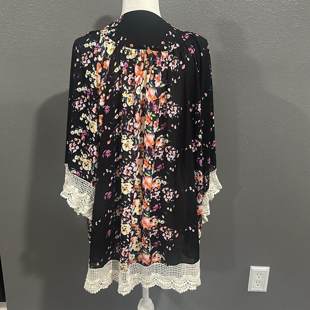 Umgee Kimono Boho Crochet Floral Style Lace Oversized Sleeves S/M - Picture 2 of 4